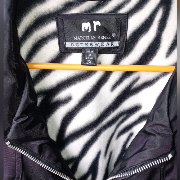 Marcelle Renee Outerwear Black  Raincoat size 2X in great condition - Picture 5 of 5